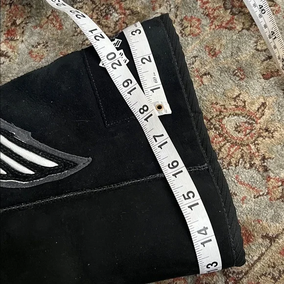 TYLIE MALIBU LOVE ANGEL WING BLACK SILVER TALL UGG LIKE  BOOTS SIZE 10 y2k USA - Picture 8 of 10